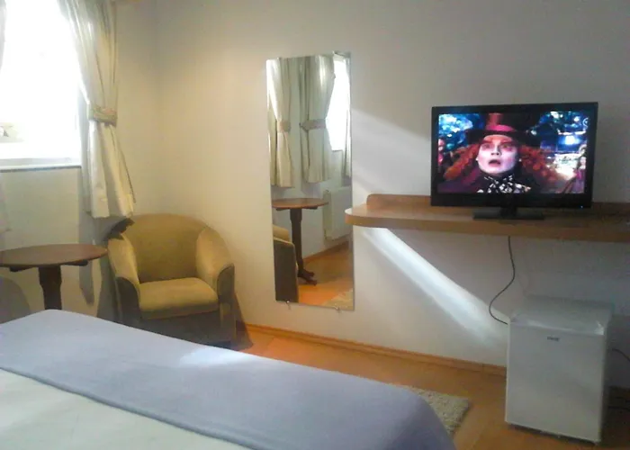 VELINN Pousada Chateau do LuarPousada